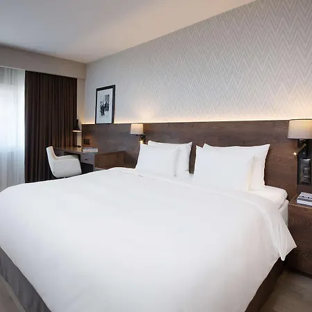Radisson Blu Plaza Hotel,