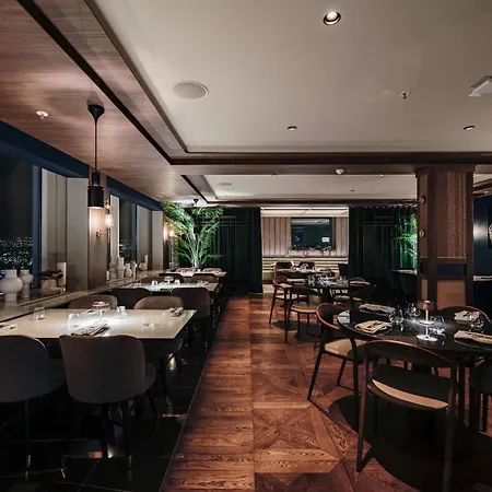 Radisson Blu Plaza Hotel, Hotell 4*