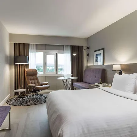 Hotel Radisson Blu Plaza Hotel, 4*