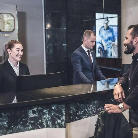 Radisson Blu Plaza Hotel, Hotel 4*