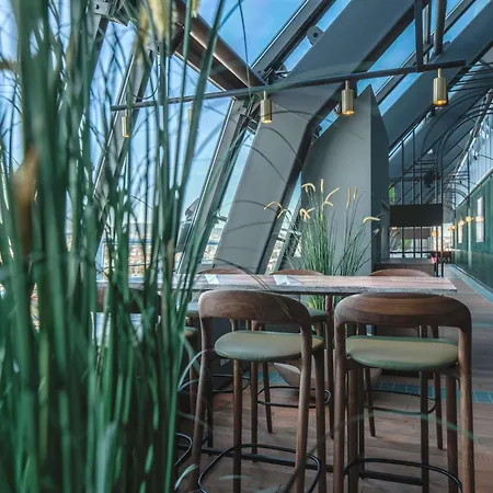 Radisson Blu Plaza Hotel, 4*
