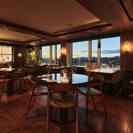 Radisson Blu Plaza Hotel,