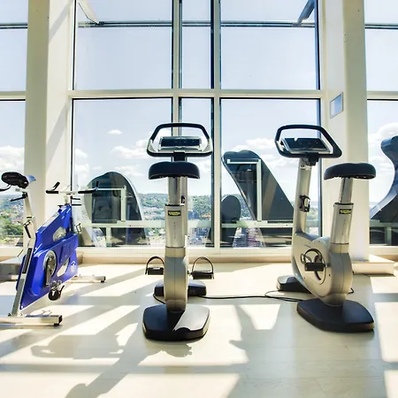 فندق Radisson Blu Plaza Hotel, 4*