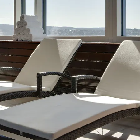 Radisson Blu Plaza Hotel, 4*