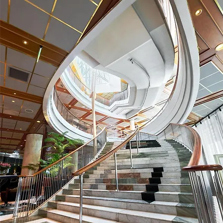 Radisson Blu Plaza Hotel, 4*