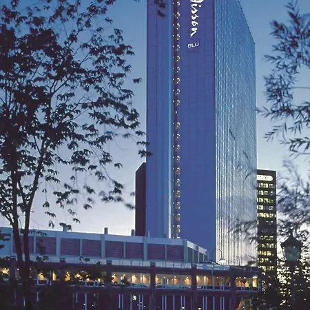 Radisson Blu Plaza Hotel, Hotell 4*