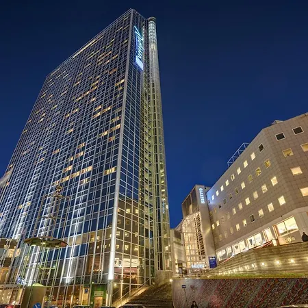 Radisson Blu Plaza Hotel, 4*