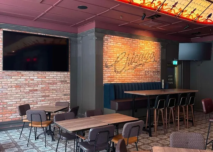 Radisson Blu Plaza Hotel, Hotel