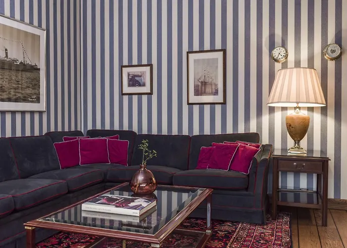 Radisson Blu Plaza Hotel, 4*