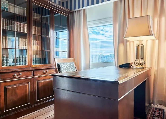 Radisson Blu Plaza Hotel, Hotel 4*