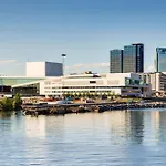 Radisson Blu Plaza Hotel, 4*