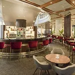 Radisson Blu Plaza Hotel, Szálloda