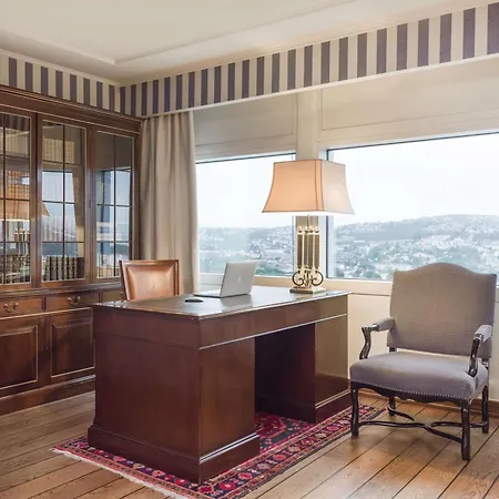 Ξενοδοχείο Radisson Blu Plaza Hotel, 4*