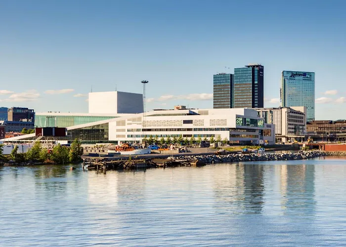 Radisson Blu Plaza Hotel, 4*