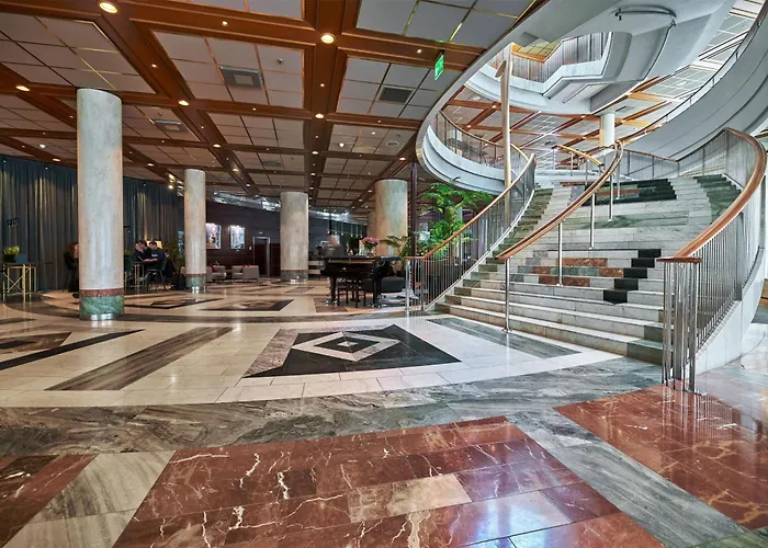 Radisson Blu Plaza Hotel, Hotell 4*