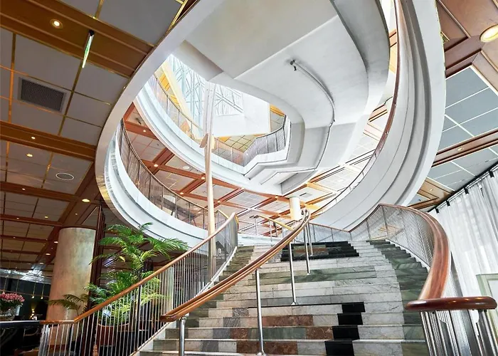 Radisson Blu Plaza Hotel, 4*