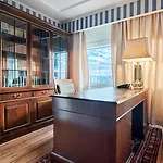 Radisson Blu Plaza Hotel, Hotell 4*