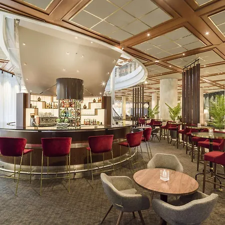 Hotel Radisson Blu Plaza Hotel, 4*