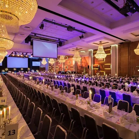 Hotel Radisson Blu Plaza Hotel, 4*