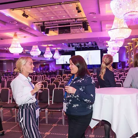 Radisson Blu Plaza Hotel, Hotel Oslo